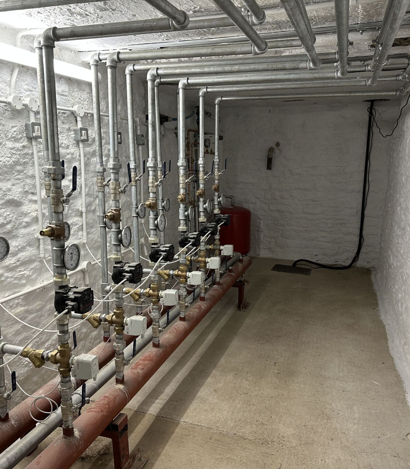 Multi-Zonal Hot Water Heating System – Stowell Park